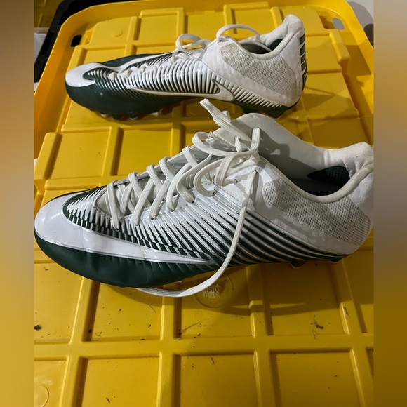 Nike Other - ATTENTION FOOTBALL PLAYERS! DISCOUNTED CLEATS! Nike mens 13 green white